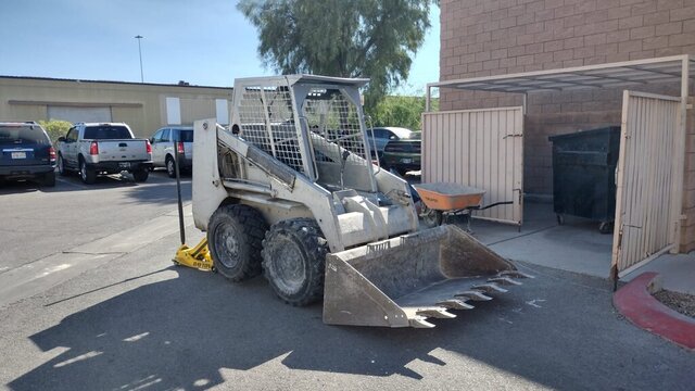 White Skid Steer Loader 003 — VDK Tire Shop