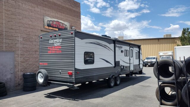 Prowler Lynx Travel Trailer Parked 008 — VDK Tire Shop