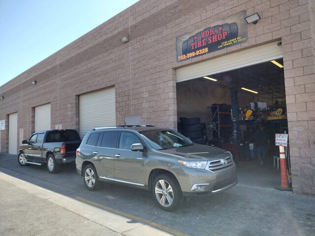 Cars Parked At Tire Shop 026 — VDK Tire Shop