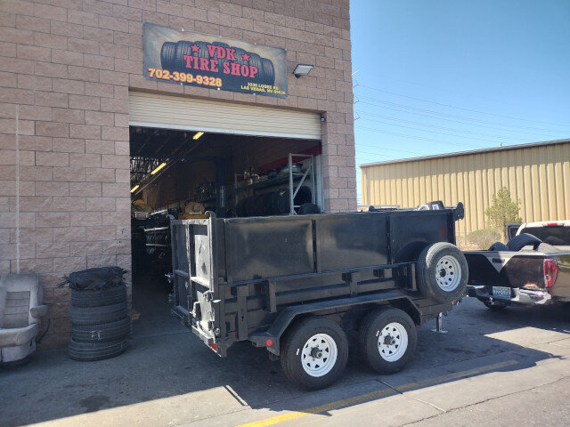 Black Dump Trailer Tire Shop 032 — VDK Tire Shop