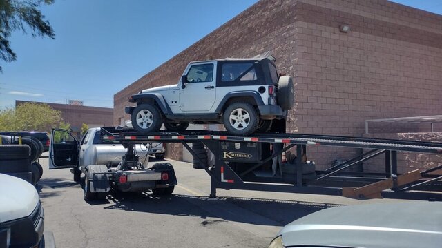 White Jeep Wrangler Car Hauler 005 — VDK Tire Shop