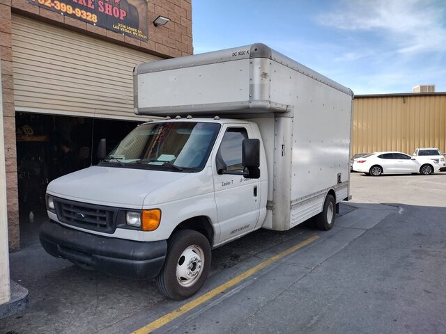 White Ford Box Truck 053 — VDK Tire Shop